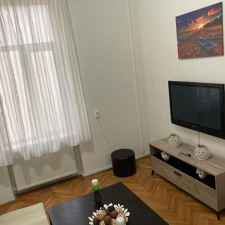 Irina Apartments 피테슈티 외부 사진