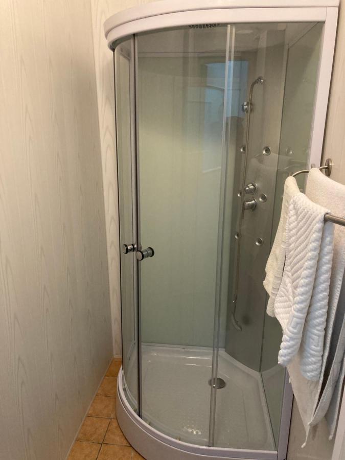 Irina Apartments 피테슈티 외부 사진