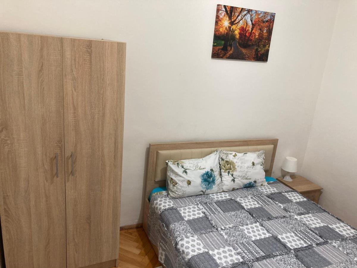 Irina Apartments 피테슈티 외부 사진